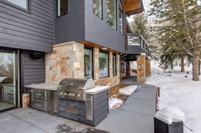 Grill and dine outside year-round with built-in BBQ and patio heaters.