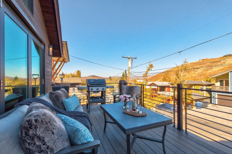 Sip a drink or dine al fresco with peaceful views from your private outdoor space. PEA-1009