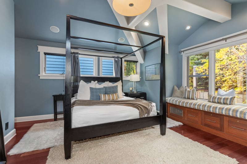 Unwind in your private suite with King bed, vaulted ceilings, and ensuite spa-style bath.