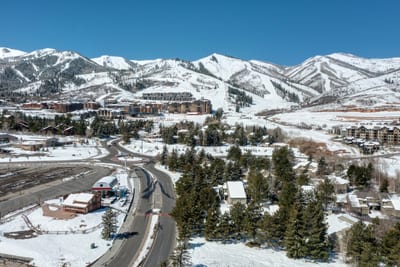 Canyons Village is just moments away. Filled with restaurants, bars, stores, and your access to the Mountain!