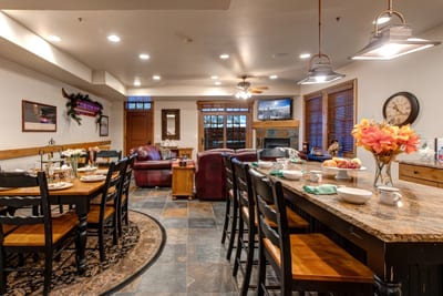 open-plan dining with lodge-style touches and seating for a crowd. PPS-1416