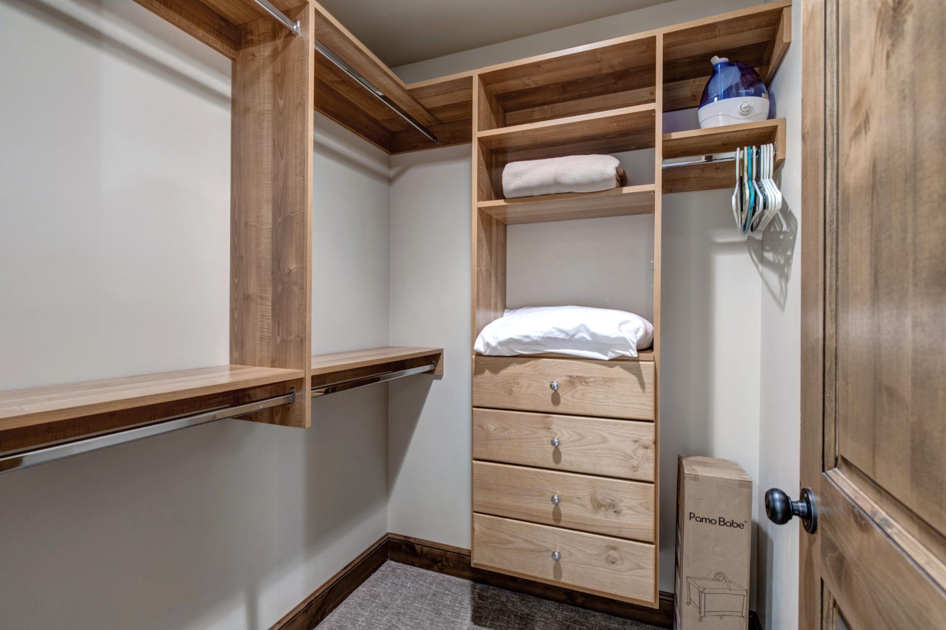 Ample of space for your vacation wardrobe