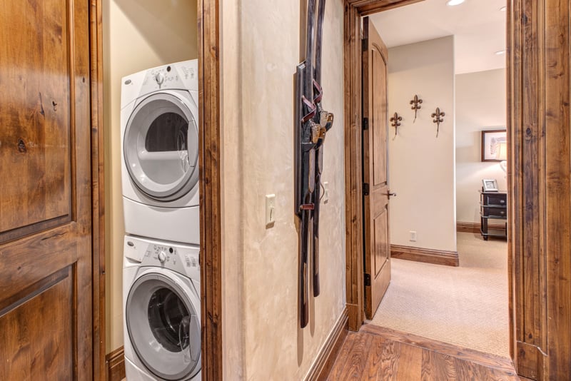 In-unit washer and dryer make it easy to keep gear fresh between mountain adventures.