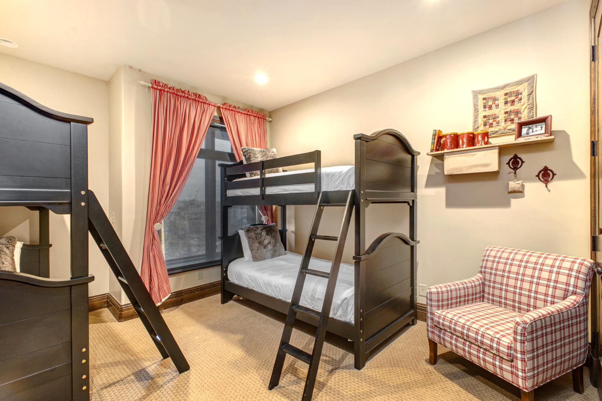 With space for four, the bunk room is cozy, fun, and well-suited for group travel.