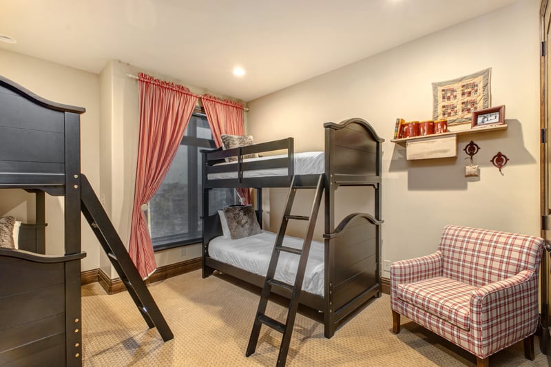 With space for four, the bunk room is cozy, fun, and well-suited for group travel.